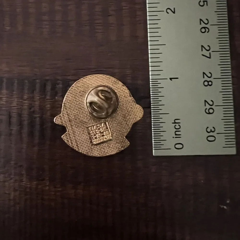 Challenger Space Shuttle Crew (1986) Vintage Hat Lapel Vest‎ Souvenir Pin